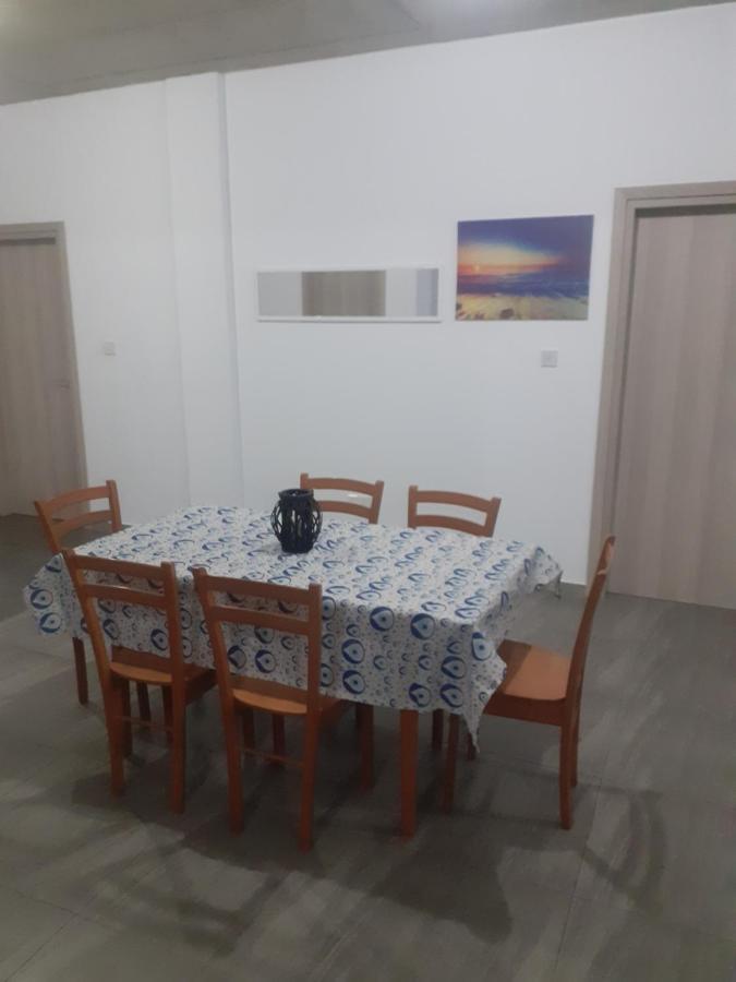 פומוס Ariadnis 3 Beds Apt מראה חיצוני תמונה